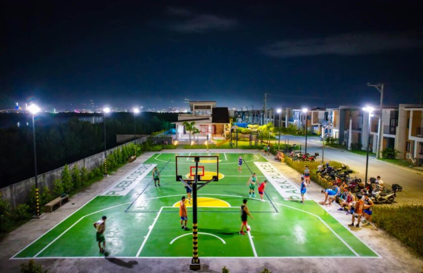 pueblo de oro basketball court