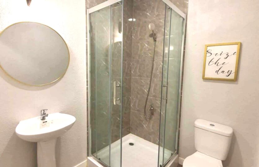la casita condominium bathroom