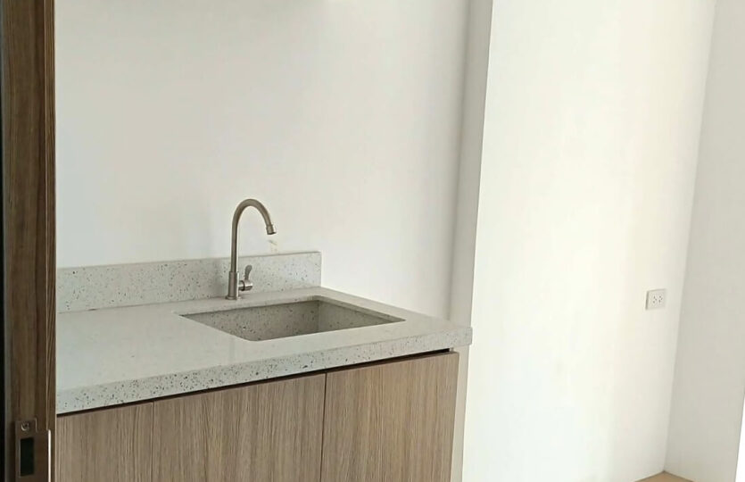 vertex central interior