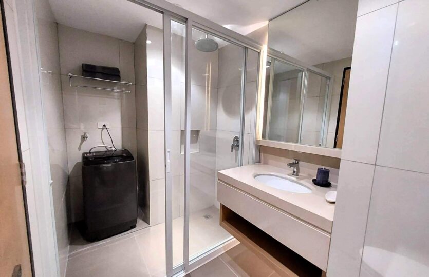 128 nivel hills bathroom