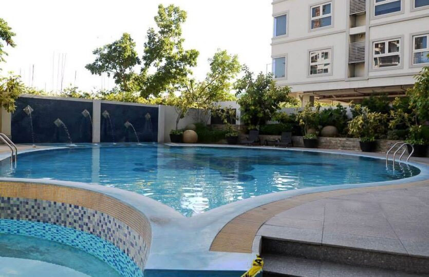 avalon pool