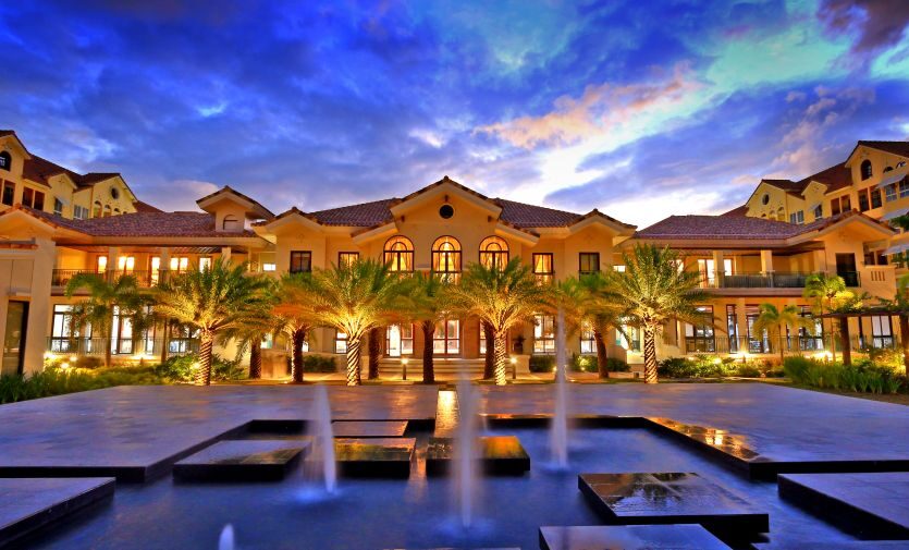 Amalfi Clubhouse and Courtyard